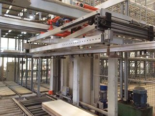 Macchina per la lavorazione del legno Mm 5.600 Legnomac vende macchine per la lavorazione del legno. Macchina Magazzino automatico per barre da mm 5.600